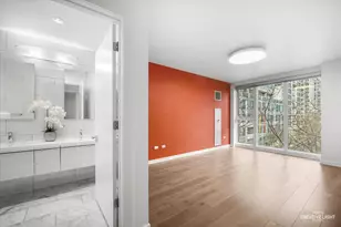 204 N Park Dr, Chicago, IL 60601 - Photo 21
