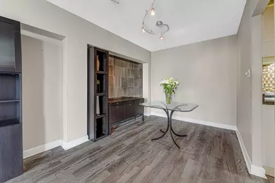 9001 Golf Road #9C, Des Plaines, IL 60016 - Photo 5