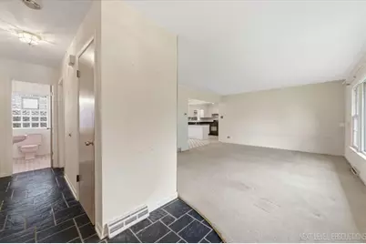 512 N Harvard Avenue, Villa Park, IL 60181 - Photo 5