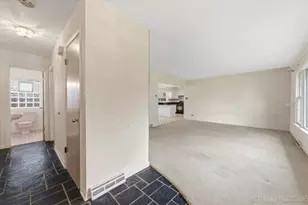 512 N Harvard Ave, Villa Park, IL 60181 - Photo 5