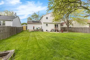 677 Anderson Dr, Lake in the Hills, IL 60156 - Photo 29
