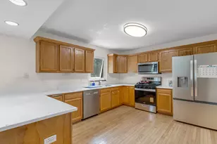 677 Anderson Dr, Lake in the Hills, IL 60156 - Photo 9