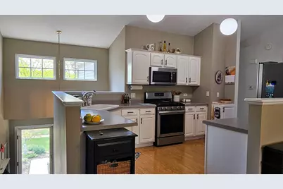 3623 Roanoke Avenue, Carpentersville, IL 60110 - Photo 9