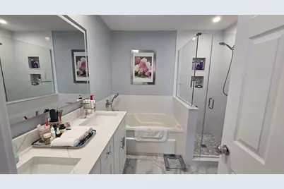 3623 Roanoke Avenue, Carpentersville, IL 60110 - Photo 19