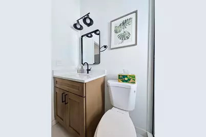 1914 W Farragut Avenue #3R, Chicago, IL 60640 - Photo 7