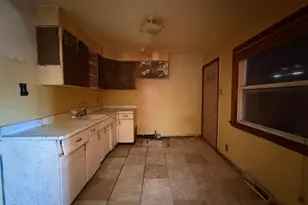 1593 Kenilworth Dr, Calumet City, IL 60409 - Photo 7