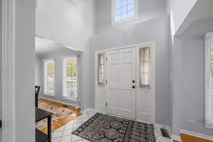 734 Lindsay Cir, North Aurora, IL 60542 - Photo 3