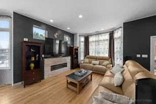953 W College Pkwy, Chicago, IL 60608 - Photo 3
