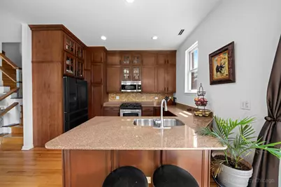 953 W College Parkway, Chicago, IL 60608 - Photo 7