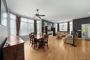 953 W College Pkwy, Chicago, IL 60608 - Photo 9