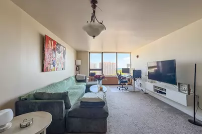 3930 N Pine Grove Avenue #1805, Chicago, IL 60613 - Photo 3