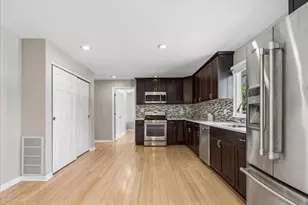 17 Rugby Rd, Lake Zurich, IL 60047 - Photo 3