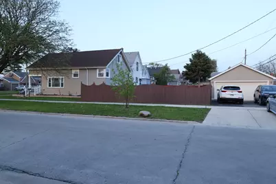 8043 Salisbury Avenue, Lyons, IL 60534 - Photo 3