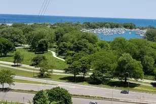 4250 N Marine Dr, Chicago, IL 60613 - Photo 13