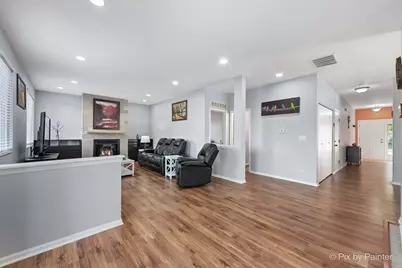 905 Shelter Island Lane, Pingree Grove, IL 60140 - Photo 5