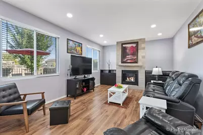 905 Shelter Island Lane, Pingree Grove, IL 60140 - Photo 11