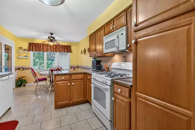 3173 Grandview Place, Darien, IL 60561 - Photo 3
