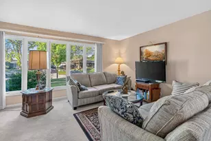 3173 Grandview Pl, Darien, IL 60561 - Photo 11