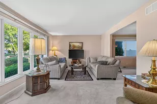 3173 Grandview Pl, Darien, IL 60561 - Photo 9