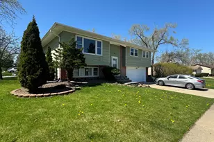 7410 East Ave, Hanover Park, IL 60133 - Photo 3