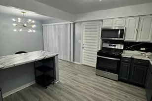 7410 East Ave, Hanover Park, IL 60133 - Photo 11