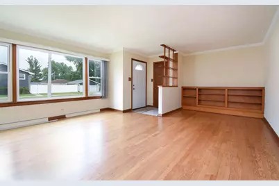 9246 S 54th Avenue, Oak Lawn, IL 60453 - Photo 3