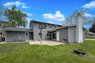 99 Essex Rd, Elk Grove Village, IL 60007 - Photo 37
