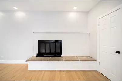 99 Essex Road, Elk Grove Village, IL 60007 - Photo 13