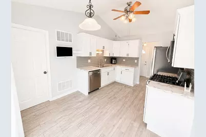 828 Huron Court, Carol Stream, IL 60188 - Photo 7