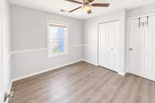 828 Huron Ct, Carol Stream, IL 60188 - Photo 9
