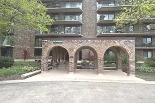 111 S Baybrook Dr, Palatine, IL 60074 - Photo 1