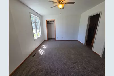 208 Burkett Street, Benton, IL 62812 - Photo 5