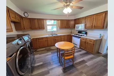 208 Burkett Street, Benton, IL 62812 - Photo 17
