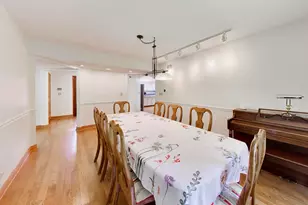 1104 Nottingham Ln, Elgin, IL 60120 - Photo 11