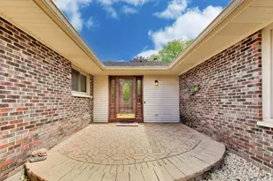 1104 Nottingham Ln, Elgin, IL 60120 - Photo 5