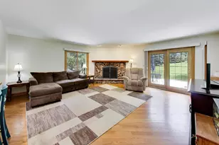 1104 Nottingham Ln, Elgin, IL 60120 - Photo 7