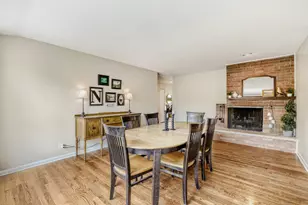 15 N Gibbons Ave, Arlington Heights, IL 60004 - Photo 11