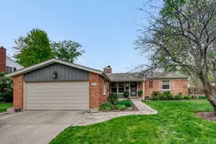 15 N Gibbons Ave, Arlington Heights, IL 60004 - Photo 1