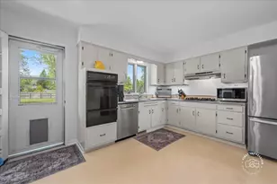 34W246 Giese Rd, Batavia, IL 60510 - Photo 15