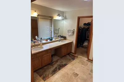 690 Waterford Drive, Des Plaines, IL 60016 - Photo 35