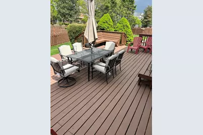 690 Waterford Drive, Des Plaines, IL 60016 - Photo 19
