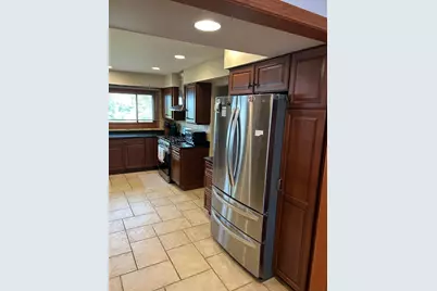 690 Waterford Drive, Des Plaines, IL 60016 - Photo 9