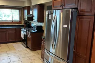 690 Waterford Dr, Des Plaines, IL 60016 - Photo 9