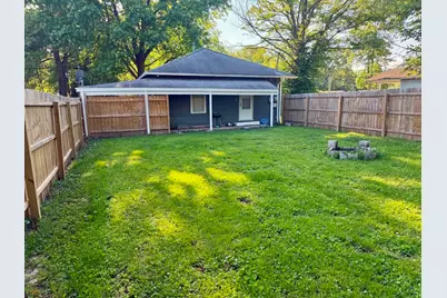 1008 S Commercial Street, Benton, IL 62812 - Photo 7