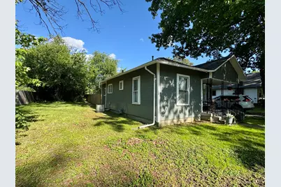 1008 S Commercial Street, Benton, IL 62812 - Photo 3