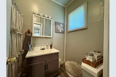 1008 S Commercial Street, Benton, IL 62812 - Photo 17