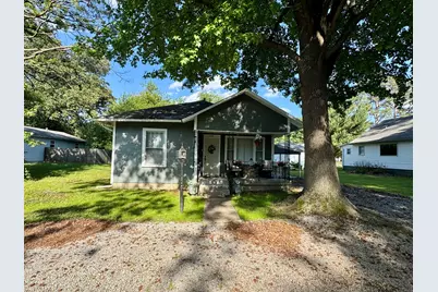 1008 S Commercial Street, Benton, IL 62812 - Photo 1
