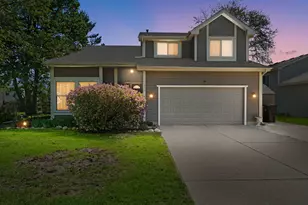 1003 Wesley Dr, Crystal Lake, IL 60014 - Photo 1