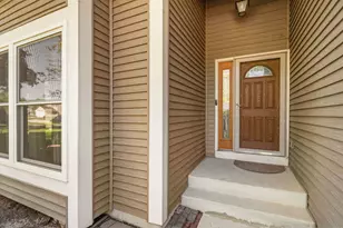 1003 Wesley Dr, Crystal Lake, IL 60014 - Photo 3