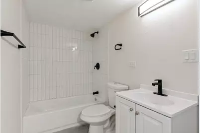 10429 S Indiana Avenue, Chicago, IL 60628 - Photo 9